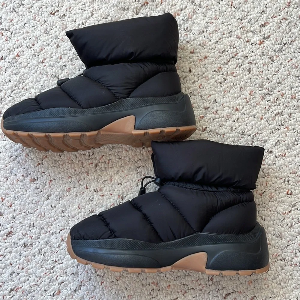 H&M Black Puffer Winter Boots with Brown Soles